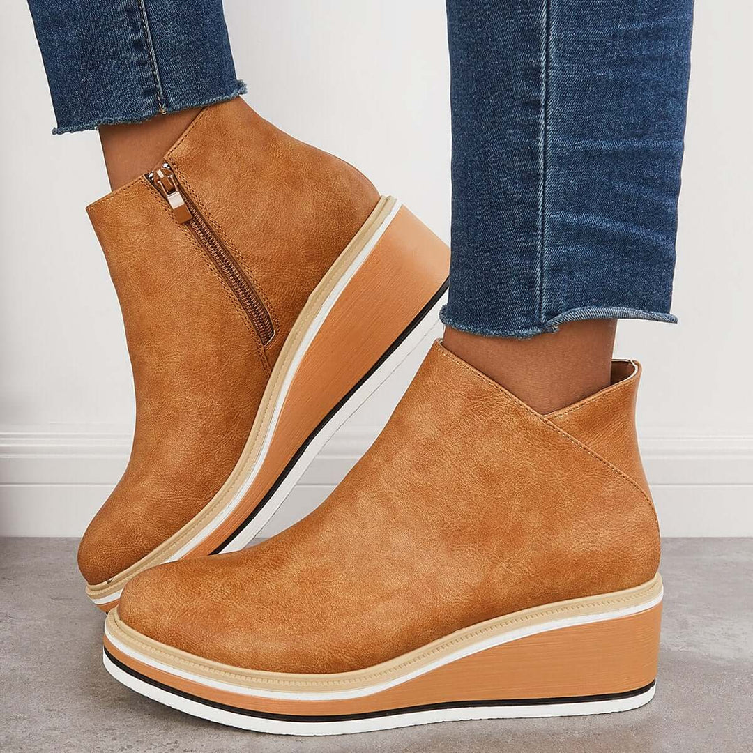 Novi - stylish ankle boots with zip and platform