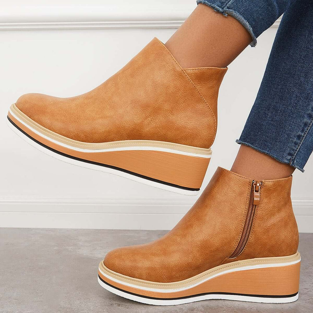 Novi - stylish ankle boots with zip and platform