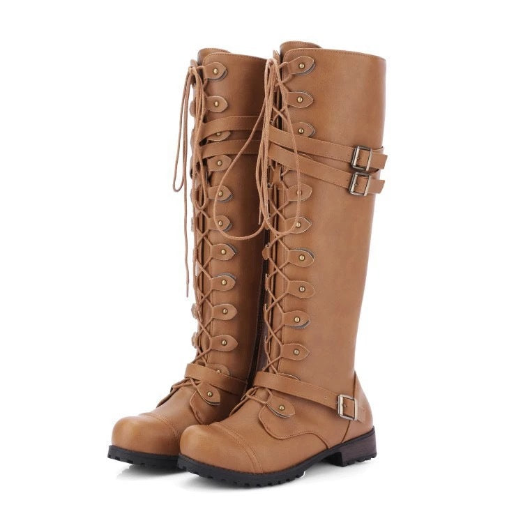 Gilda - flat retro boots with buckle and laces