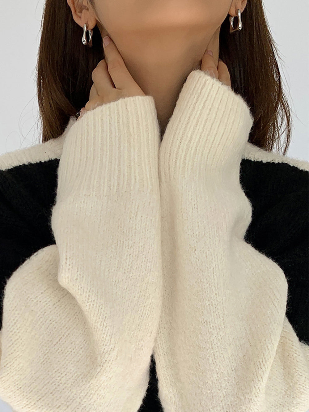 Contrast color knit sweater for women