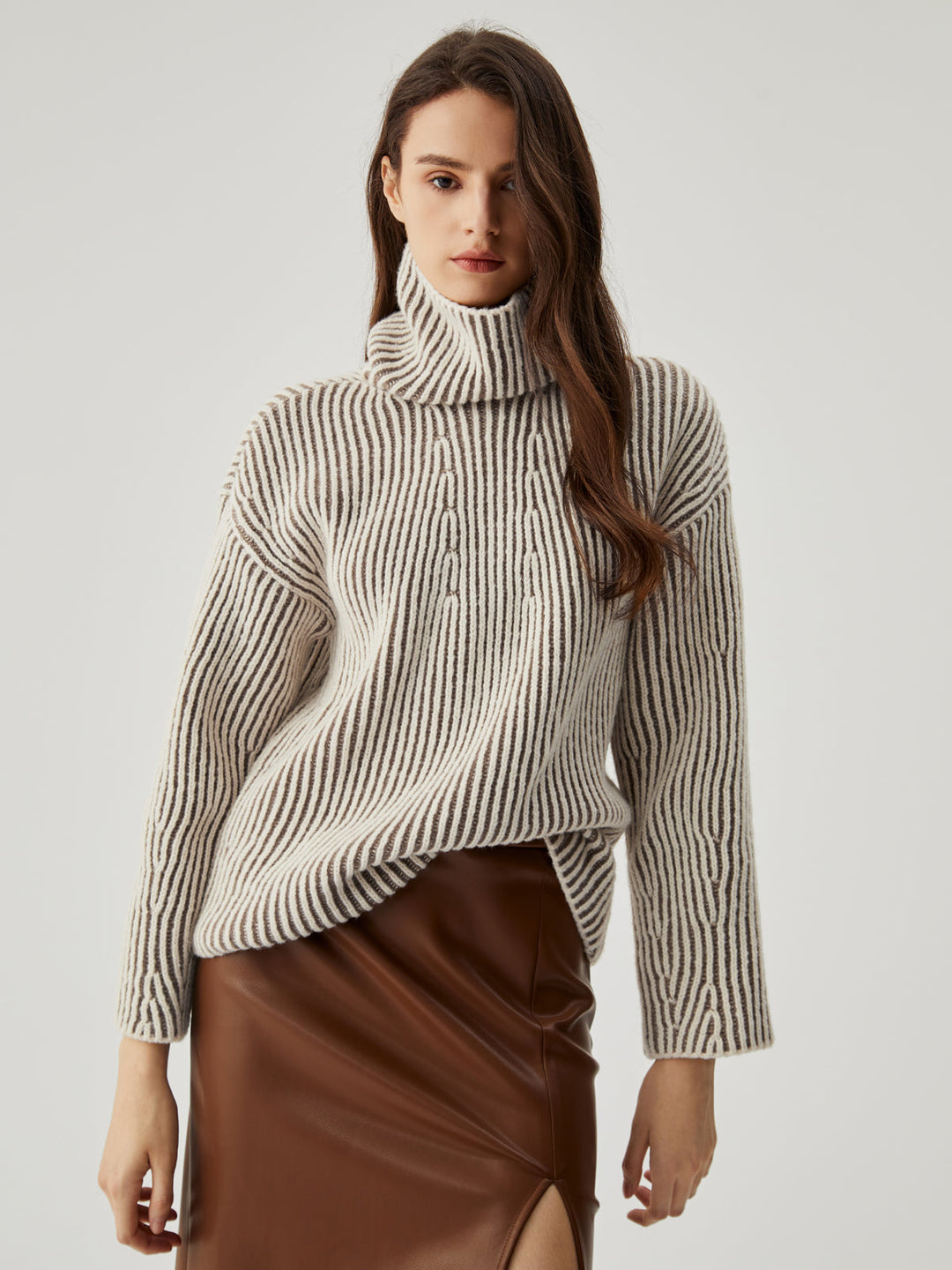 Elegant turtleneck striped knit sweater for women