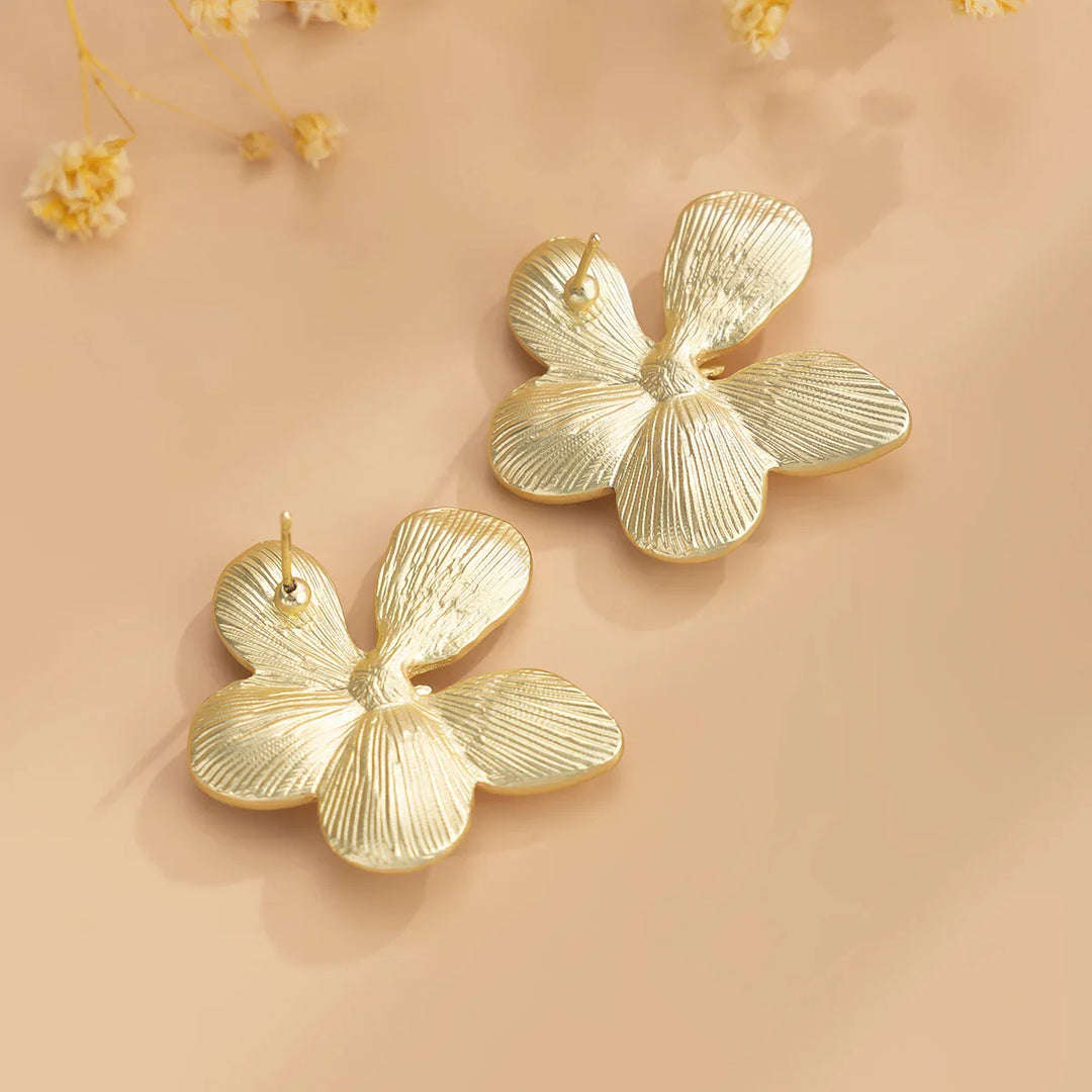 Alessandra - needle retro french metal flower earrings