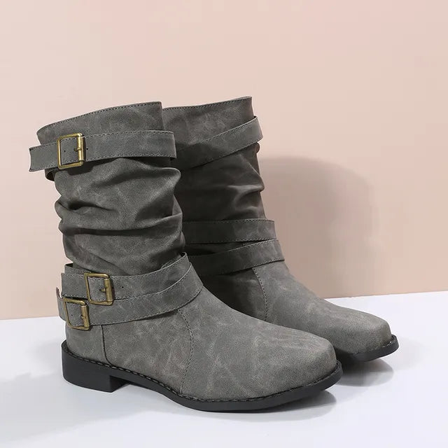 Eline - Boots with metal ornaments